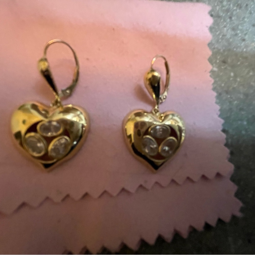 18 K SOLID  ITALIAN Gold Filigree Heart Earrings with Clear Stones